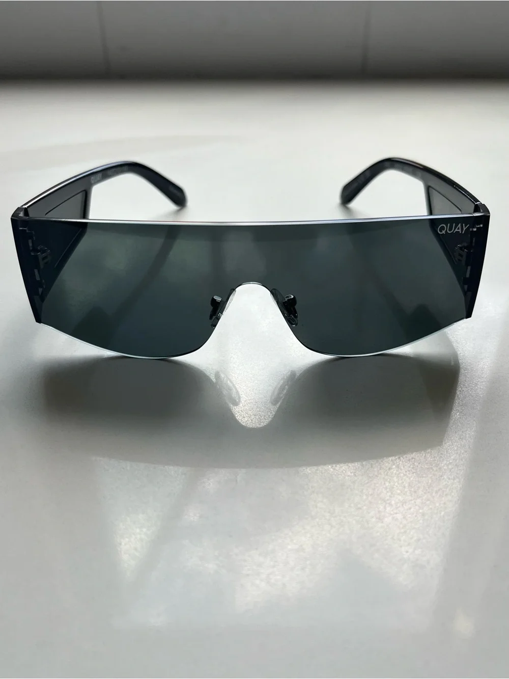 NWT! QUAY New Wave Shield Sunglasses Black Frame / Black Lens